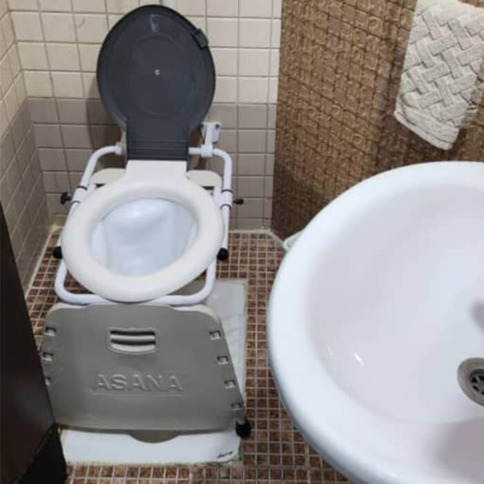  تصویر 4 توالت فرنگی آسانا مدل تاشو دیواری با قیف 