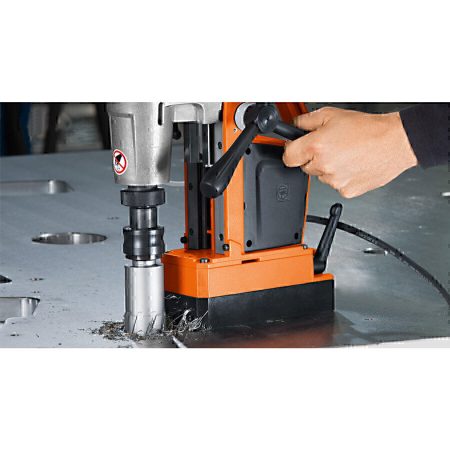 دریل مگنتی مدل KBM65U فاین